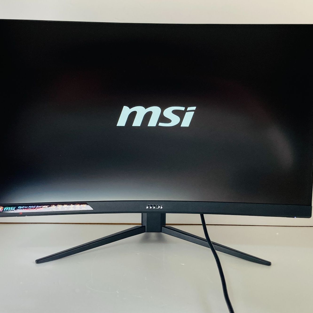 MSI ゲーミングモニター Optix MAG272C 27型 ワイド曲面型 - Tetsutaka