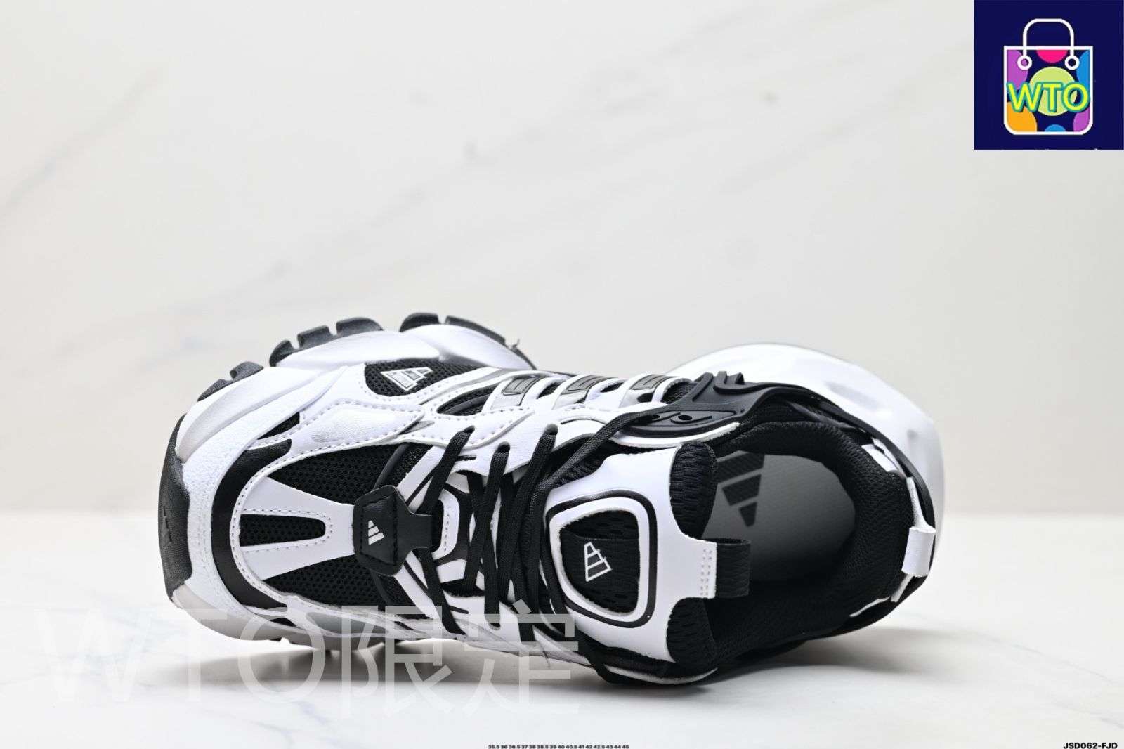 アディダス（Adidas）XLG RUNNER DELUXE シリーズ ロートップ