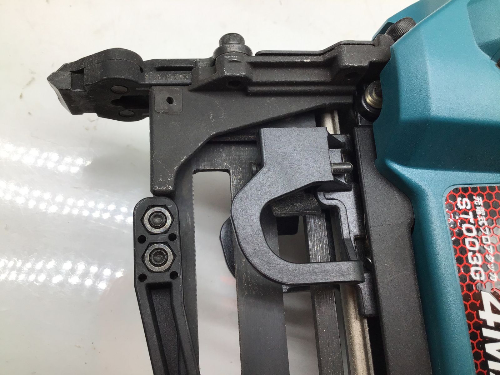 Makita|マキタ 40V充電式フロアタッカ