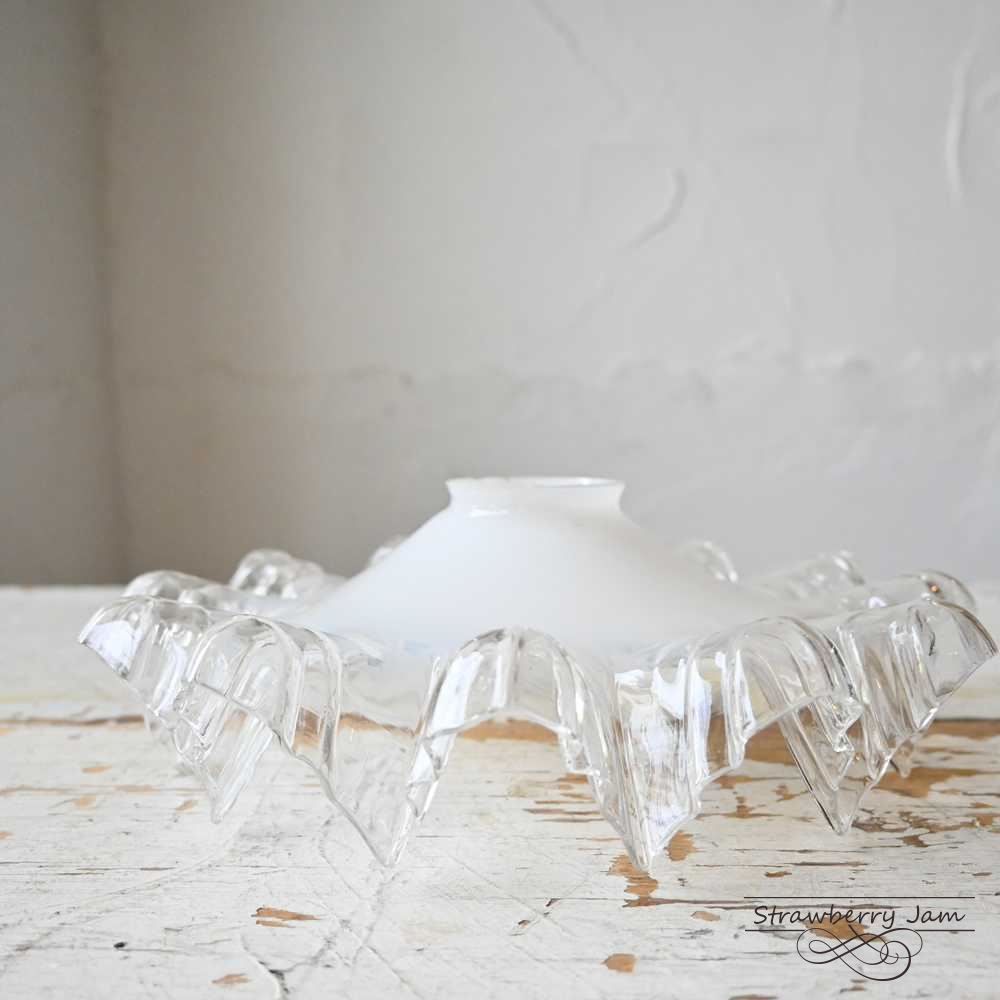 ILA-87 フランスアンティーク フリルシェード パープル ミルクガラス