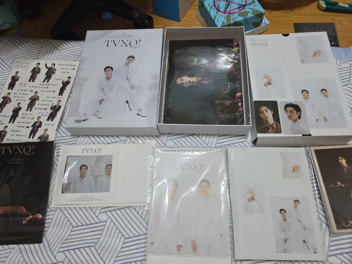 東方神起 - 東方神起　2021シーズングリーディング imgrc0100338909.jpg