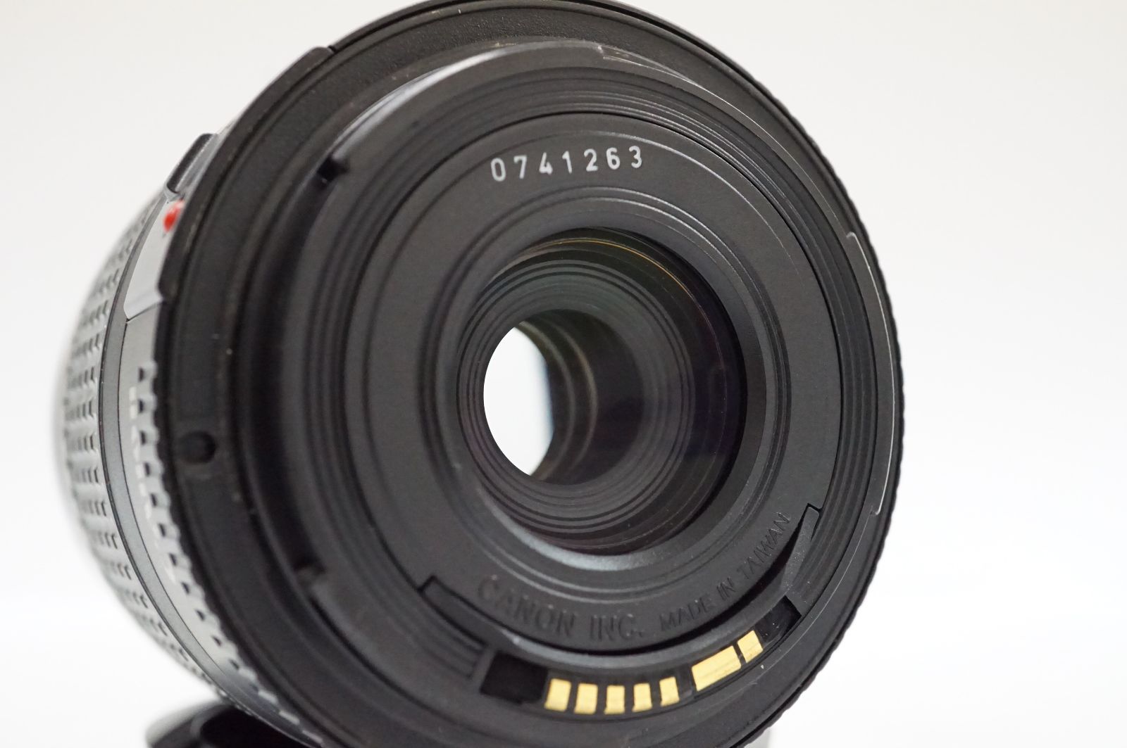 C240019)Canon EOS Kiss X8i デジタルカメラ 28－80㎜ レンズ付き