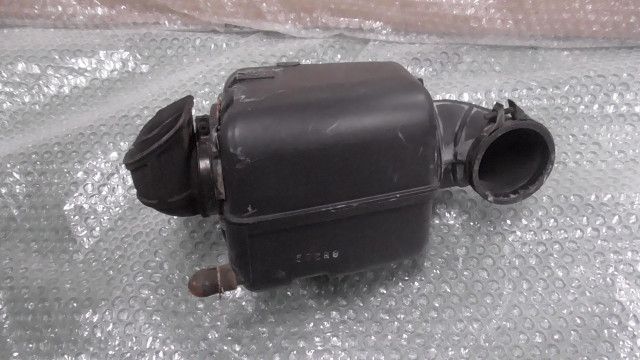 デスペラード400 VK52A の エアークリーナーボックス 前:... 