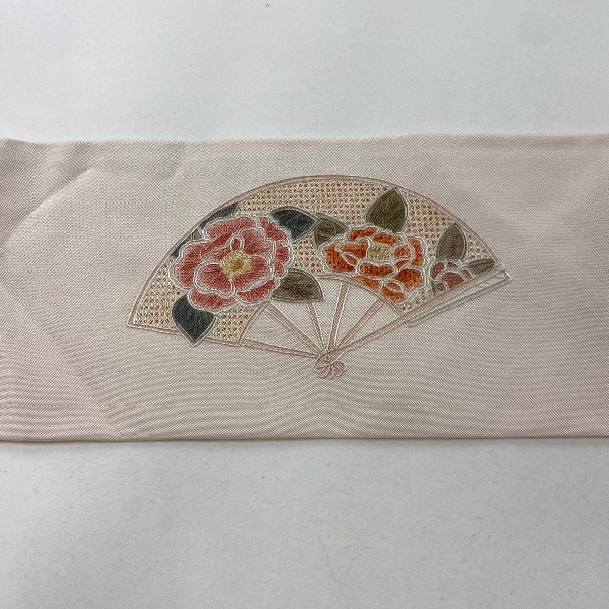 名古屋帯 秀品 扇 花鳥 汕頭刺繍 薄ピンク 正絹 【中古】 - メルカリ