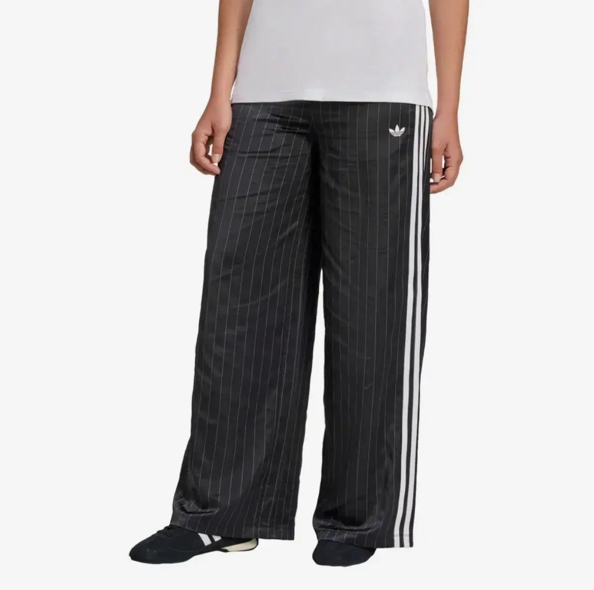 アディダス ストライプ サテン ワイド パンツ トレーナー 3本線 ズボン