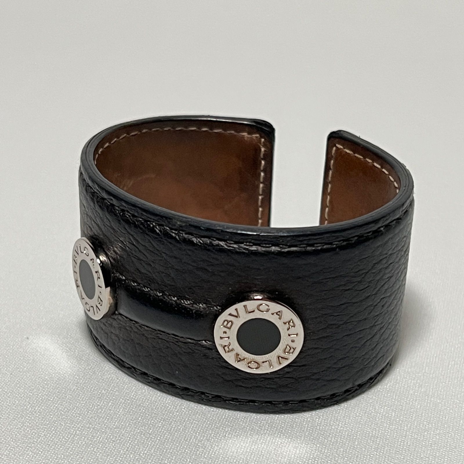 BVLGARI レザーバングル BVLGARIブルガリレザーバングルメンズレディース - メルカリ