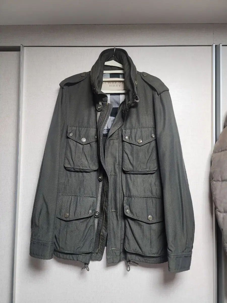 BURBERRY バーバリー Burberry Brit バーバリーブリット マウンテンパーカー フィールドジャケット M サイズ 100