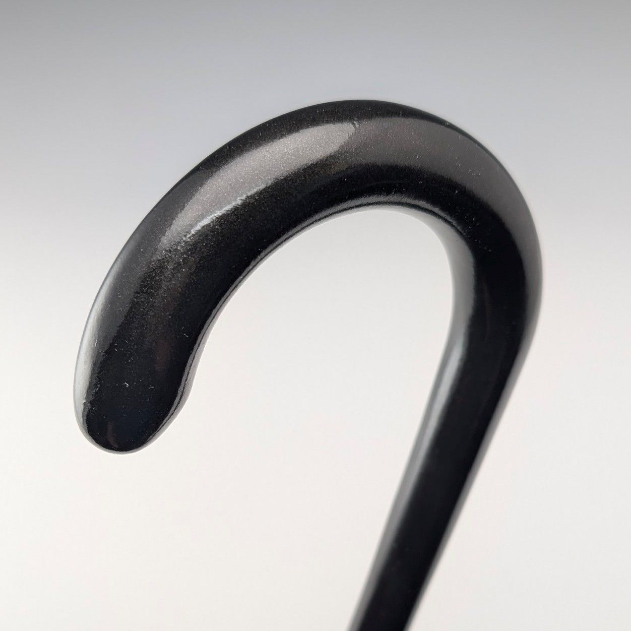 1933年 英国ヴィンテージ 黒軸 曲がりハンドル 純銀装飾 軽量ステッキ 杖 94cm M&amp;T Ltd 1933年 英国ヴィンテージ 黒軸 曲がりハンドル 純銀装飾 軽量