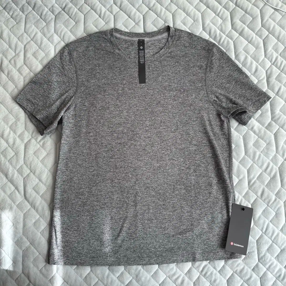 lululemon（ルルレモン） ソフト ジャージ ショートスリーブ Tシャツ メンズ m ミシシに到着 新品 販売