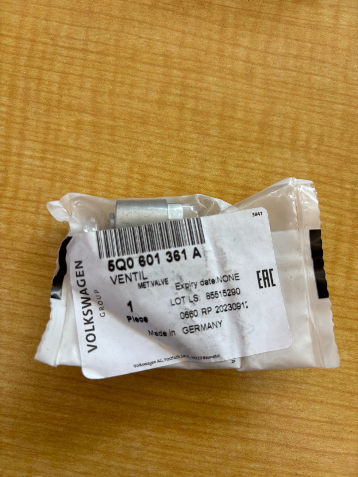 VW純正部品】【ティグアン】FタイヤプレッシャーセンサーRH【在庫限り】