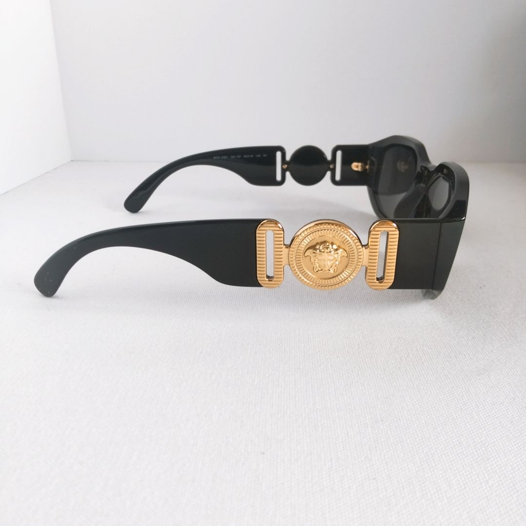 新品未使用】VERSACE ブラック メドゥーサ ビギー サングラス - メルカリ