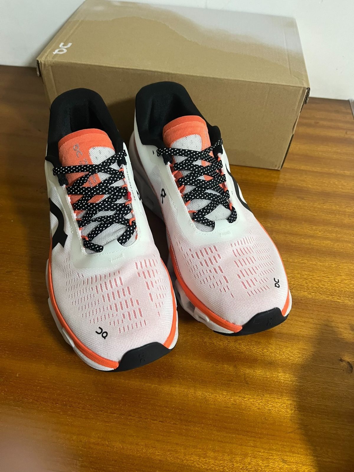 On オン クラウドモンスター2 スニーカー ホワイト オレンジ Women's Cloudmonster 2 | White & Orange | On United States