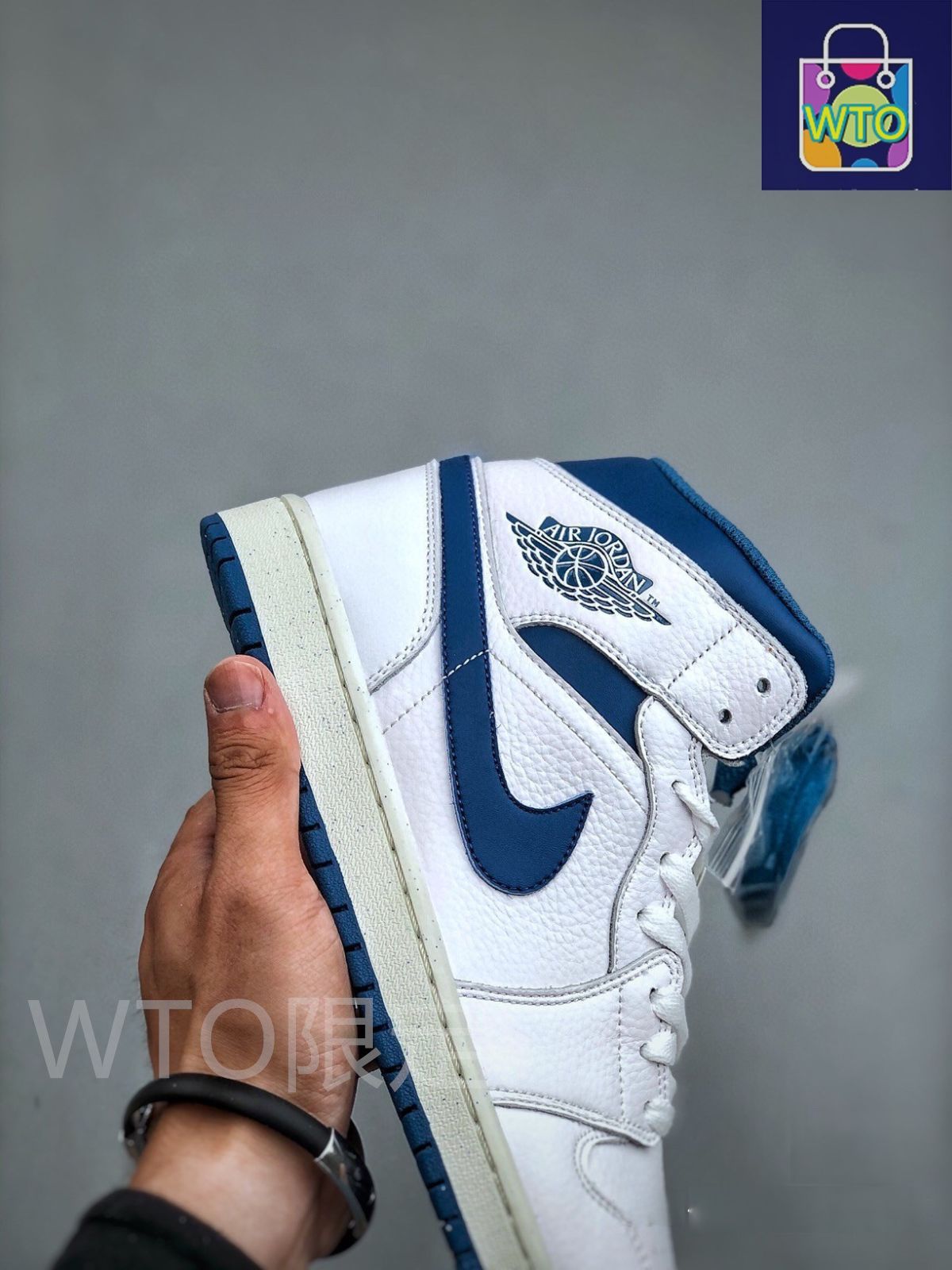 air jordan 長袖　値下げ中‼️ お値下げしました??即購入新品箱付?? Air Jordan 1 Low SE AJ1