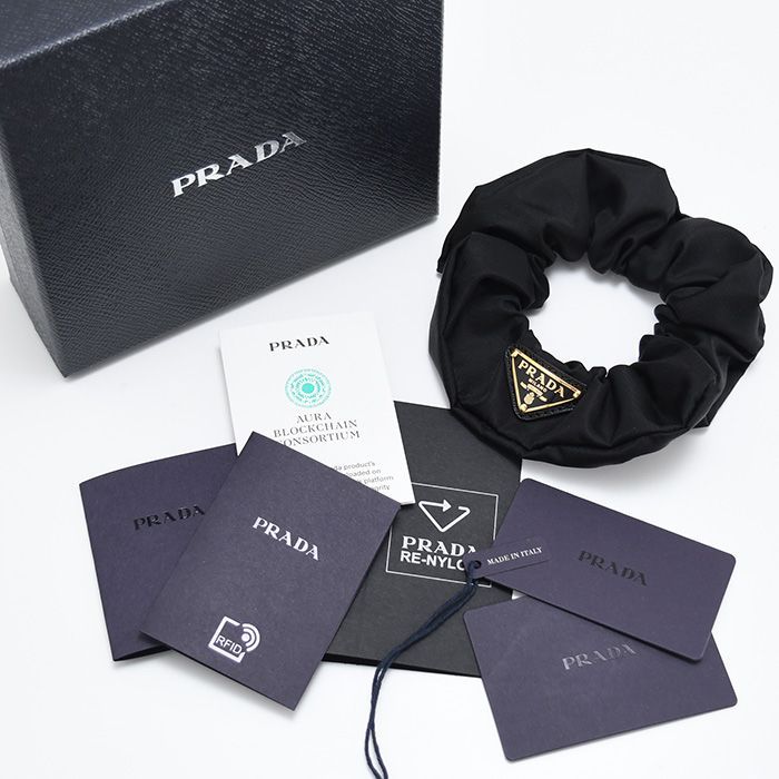 [新品未使用]PRADA ブラック ヘアゴム RE-NYLON ☆送料関税込☆PRADA シュシュ Re-Nylon リナイロン ヘアゴム