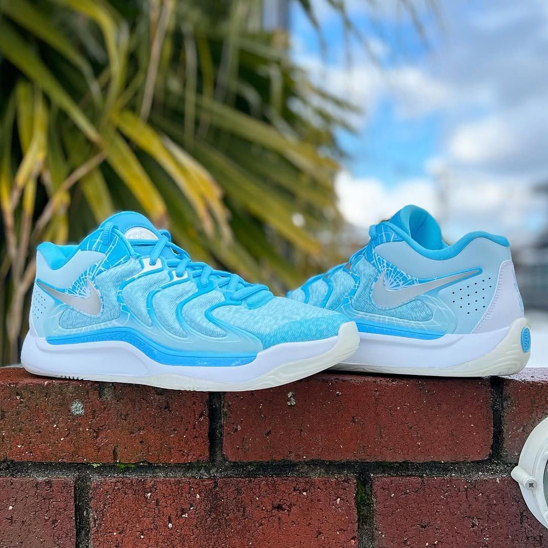 シューズ(男性用) Nike KD 17 Christmas Nike KD 17 Christmas Men's - FZ1525-400/FZ1526-400 - US