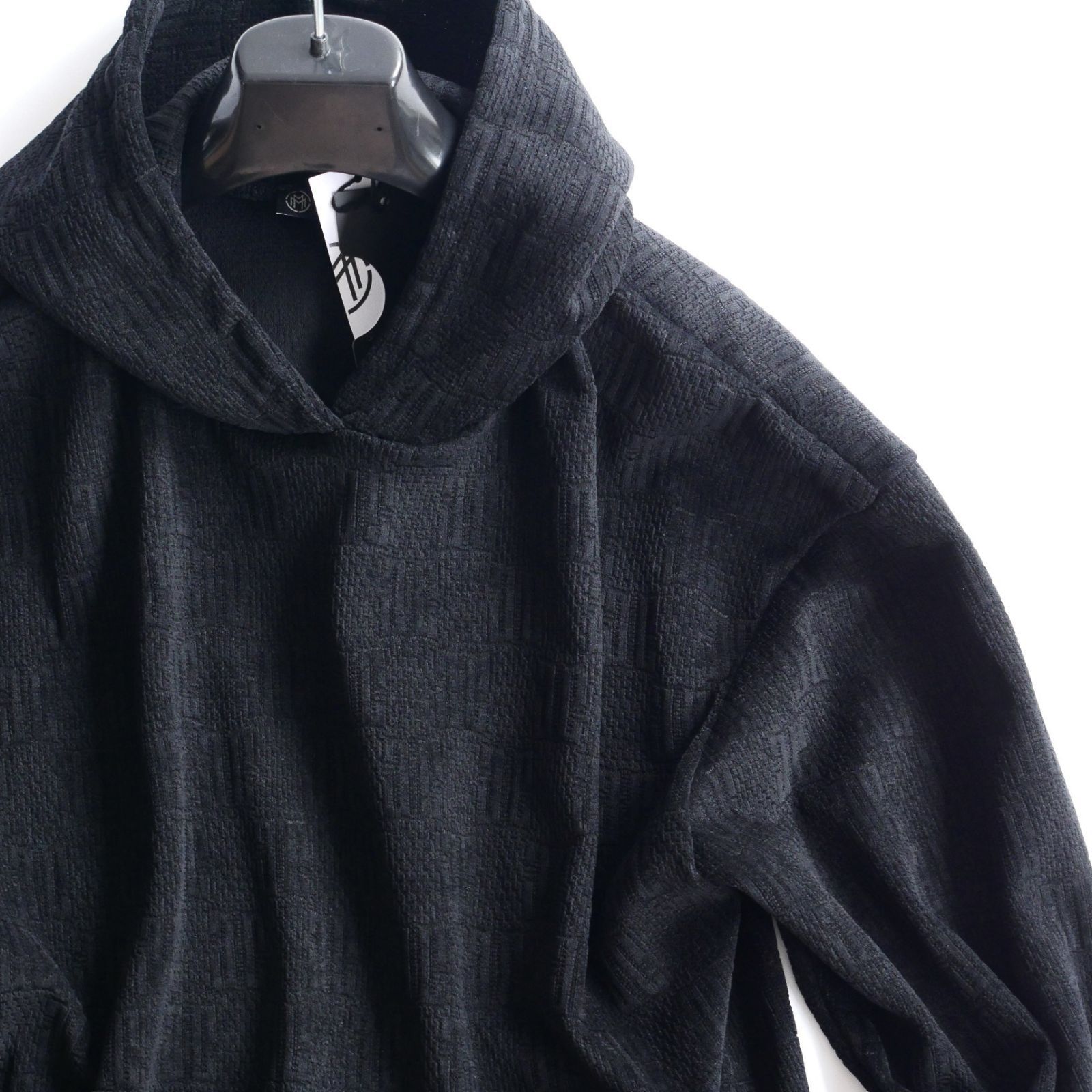 dt093●S●M●L●XL●XXL●選択可●ミラノの街着●MMメイドインイタリー●25-26秋冬●凹凸ジャカード調が大人のパーカー●黒●メンズ