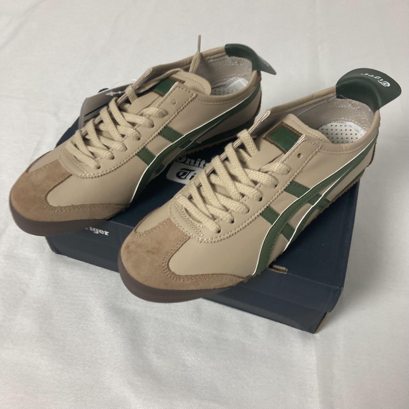 新品大人気  Onitsuka Tiger オニツカタイガー スニーカー メキシコ66  男女兼用