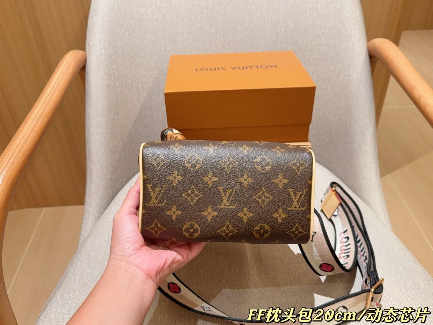 💰1360 スカーフの配送➕ダイナミックチップ LV/ルイヴィトン