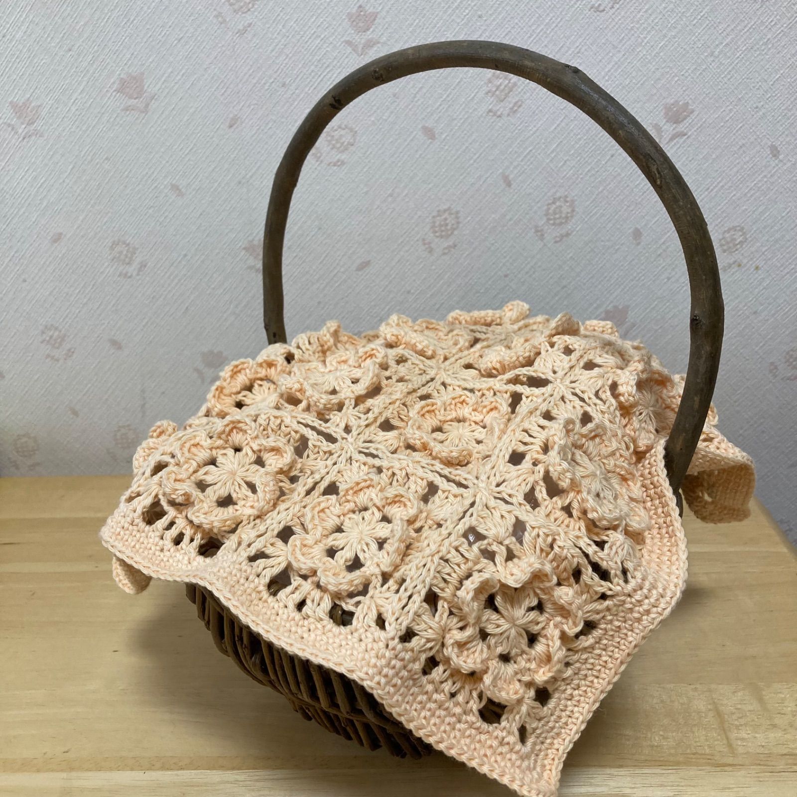お花のモチーフ編み マルチカバー ハンドメイド かぎ編み - M. - メルカリ