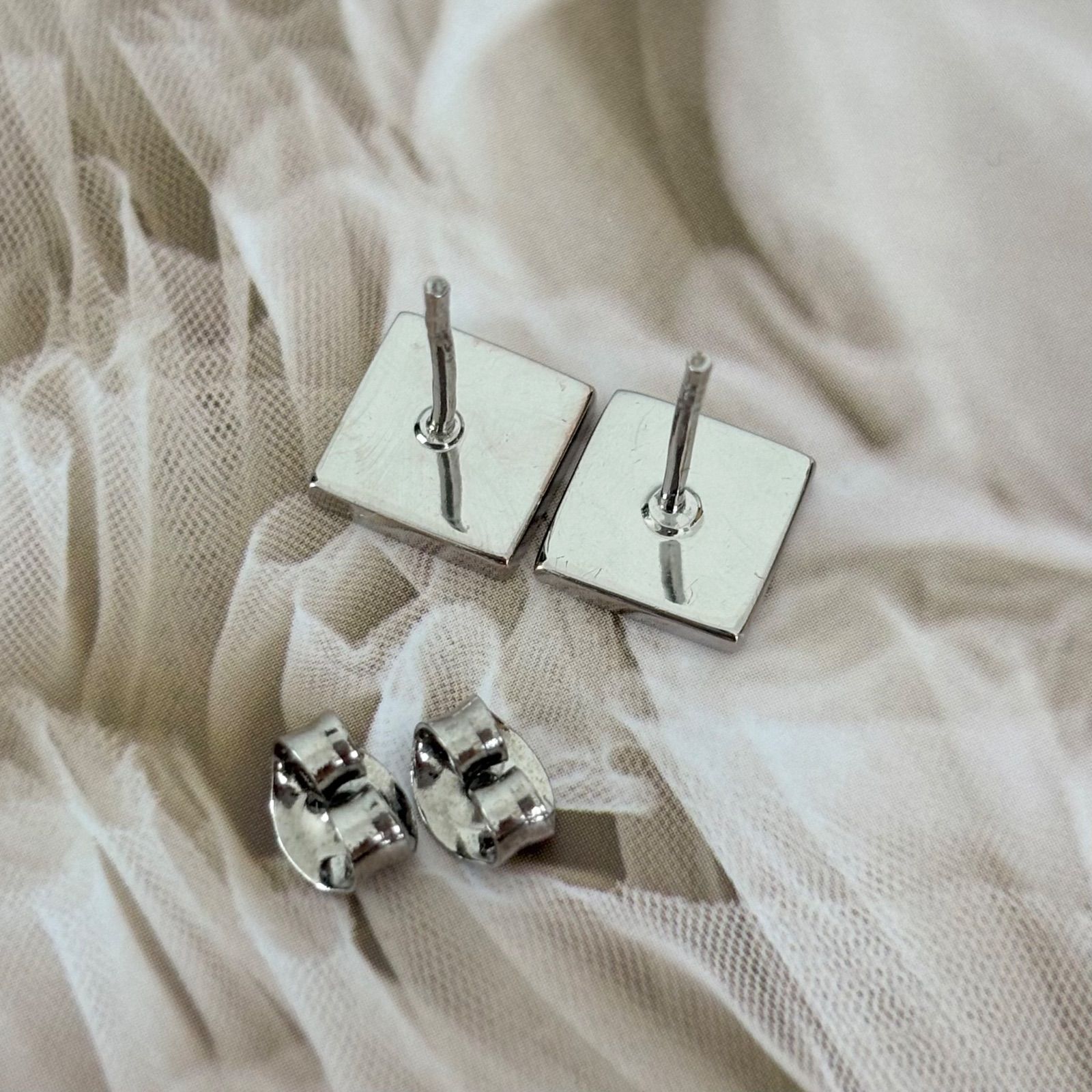 【美品】セリーヌ ピアス 耳飾り スクエア シルバーメッキ イヤリング 140 美品】セリーヌ ピアス 耳飾り アクセサリースクエア シルバー