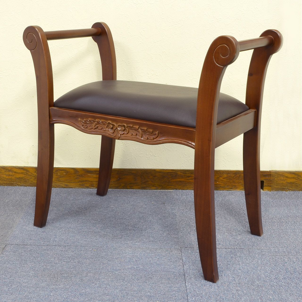 美品 掛け軸 黄梅院 小林太玄作「日々是好日」共箱 禅語 茶掛 美品 掛け軸 黄梅院 小林太玄作「日々是好日」共箱 禅語 茶掛 美品