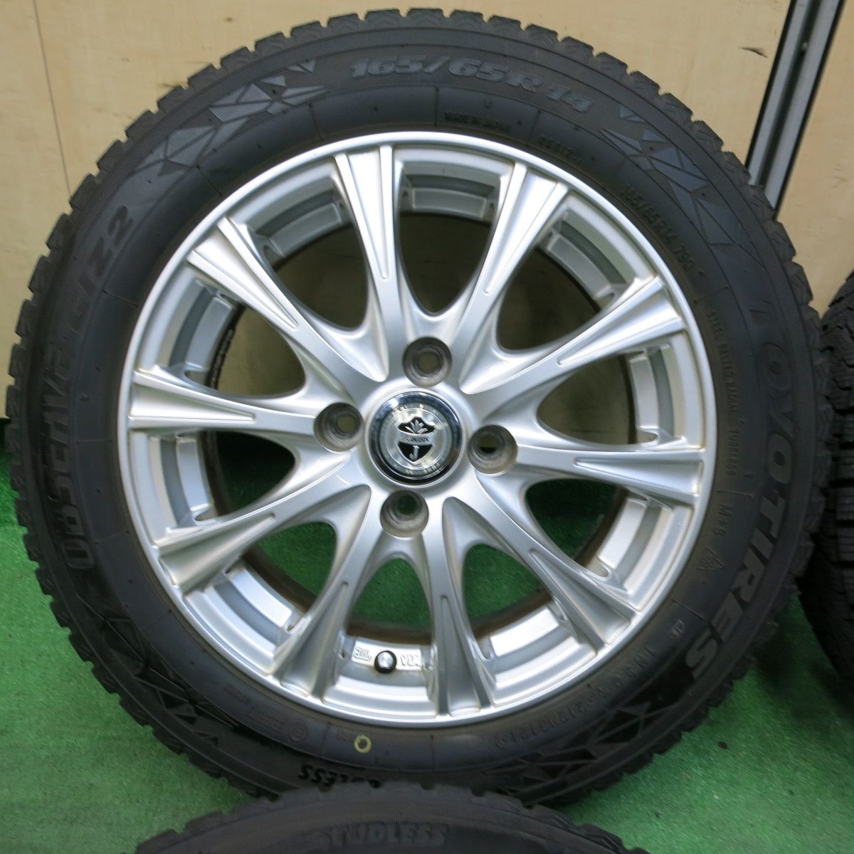 送料無料] バリ溝！21年！キレイ！8.5分☆スタッドレス 165/65R14 トーヨー オブザーブ GIZ2 JOKER weds ジョーカー  14インチ PCD100/4H☆4092609SYス - メルカリ