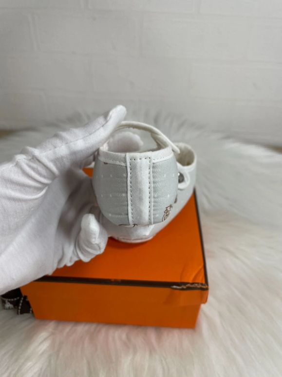 ベビーシューズ