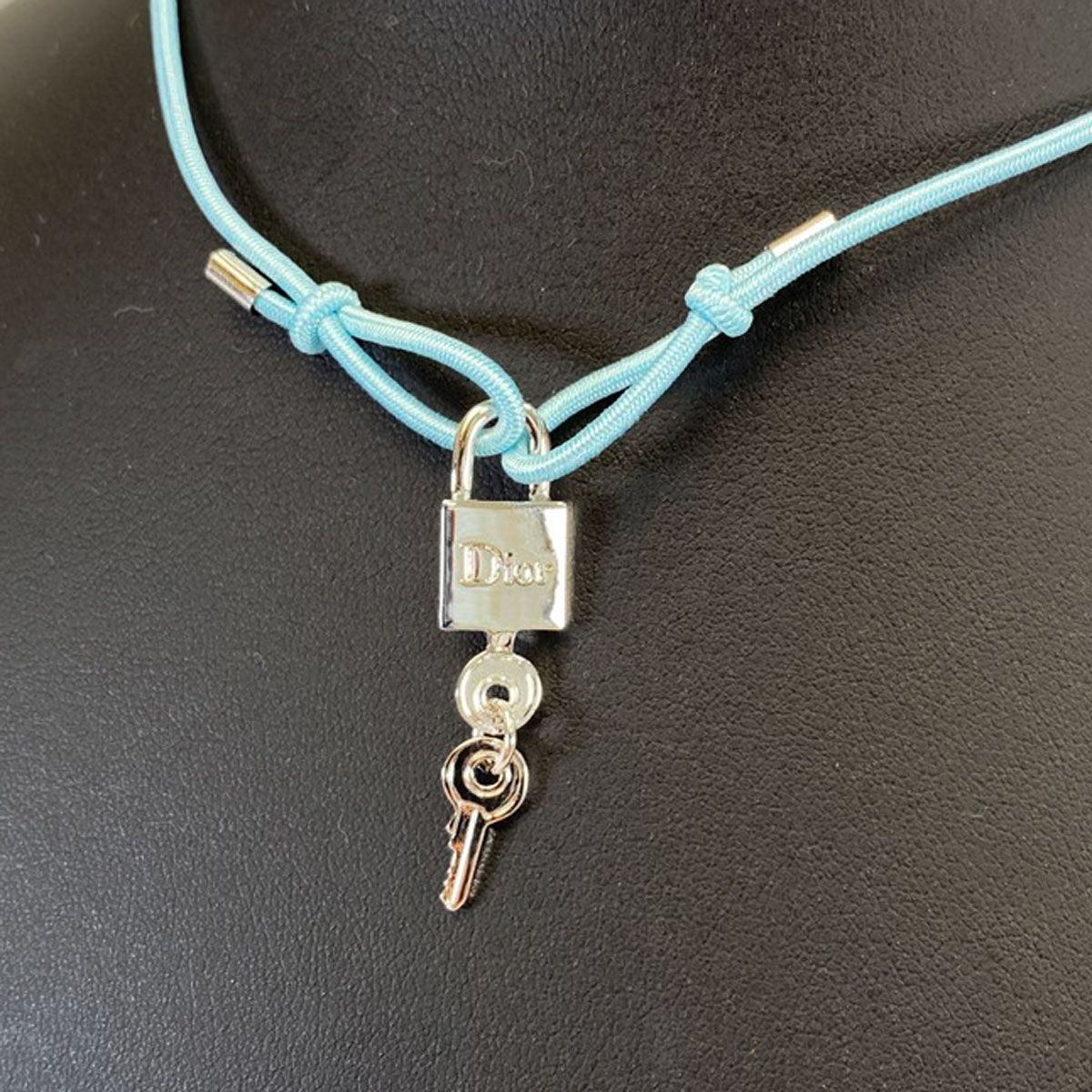Dior カデナチャーム チョーカー 水色 ブルー 南京錠 鍵 9482 クリスチャンディオール Christian Dior カデナチャーム