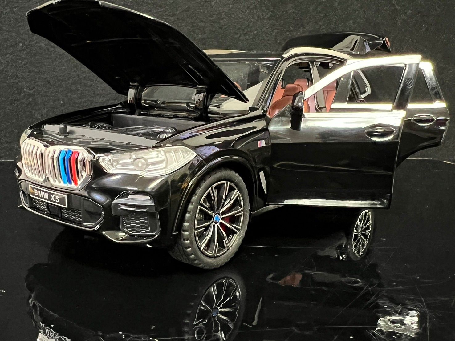 BMW X5 ミニカー SUV 1/24 ブラック H170 - メルカリ