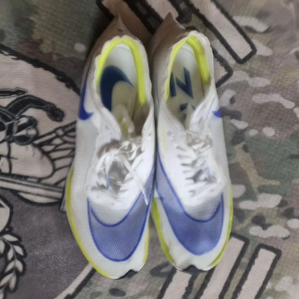 ランニングシューズ