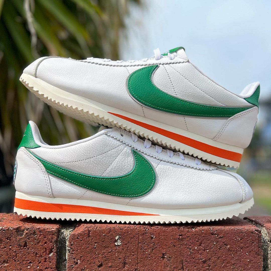 NIKE CLASSIC CORTEZ QS STRANGER THINGS ナイキ X ストレンジャー シングス クラシック コルテッツ スニーカー  ホーキンス高校 【MEN'S】 white/pine green-comic cray CJ6106-100 - メルカリ