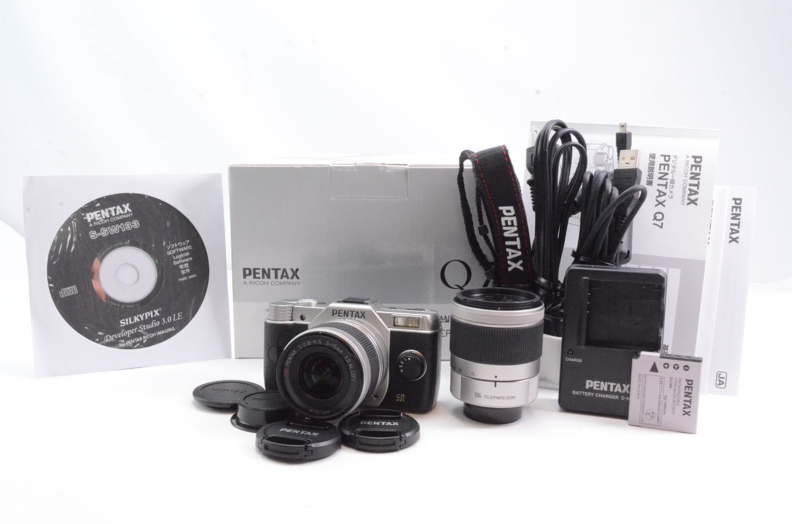 PENTAX Q7 ダブルズームキット　美中古品 PENTAX Q7 Wズームキット SILVER 美品 PENTAX Q7 ダブルズームキット
