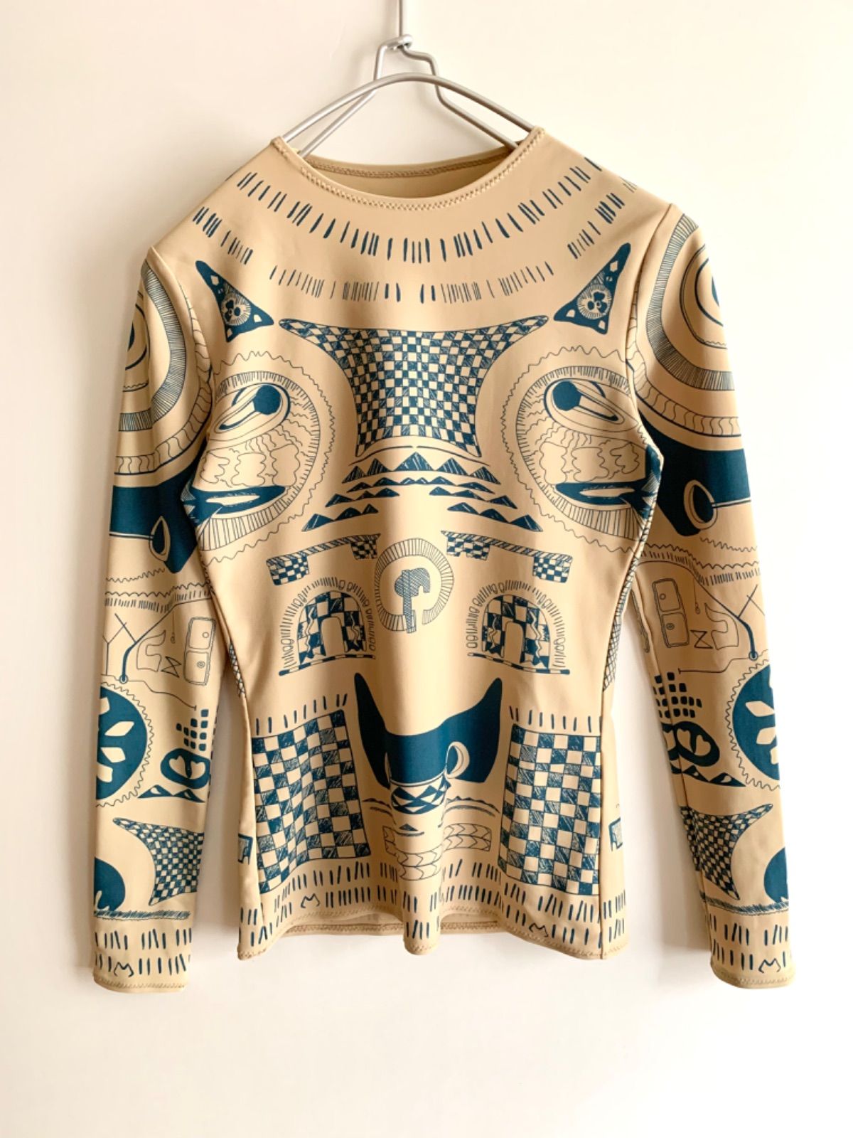 マルタンマルジェラ  トップス タトゥー H&M MAISON MARTIN MARGIELA タトゥー トップスXS - メルカリ