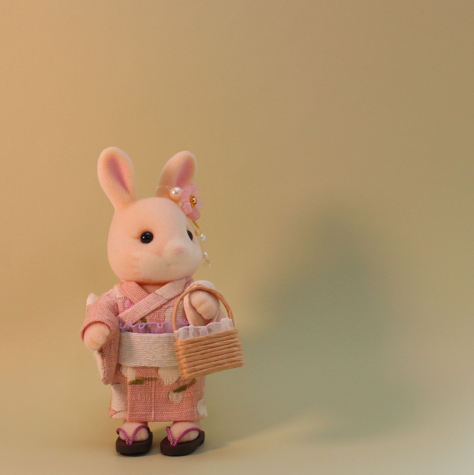 ちえもえ様専用　シルバニアファミリー　花魁　着物　ハンドメイド　ミニチュアドール シルバニアファミリー　お着物　振袖セット　ハンドメイド　お姉さん　お洋服セット　お正月　椿　牡丹