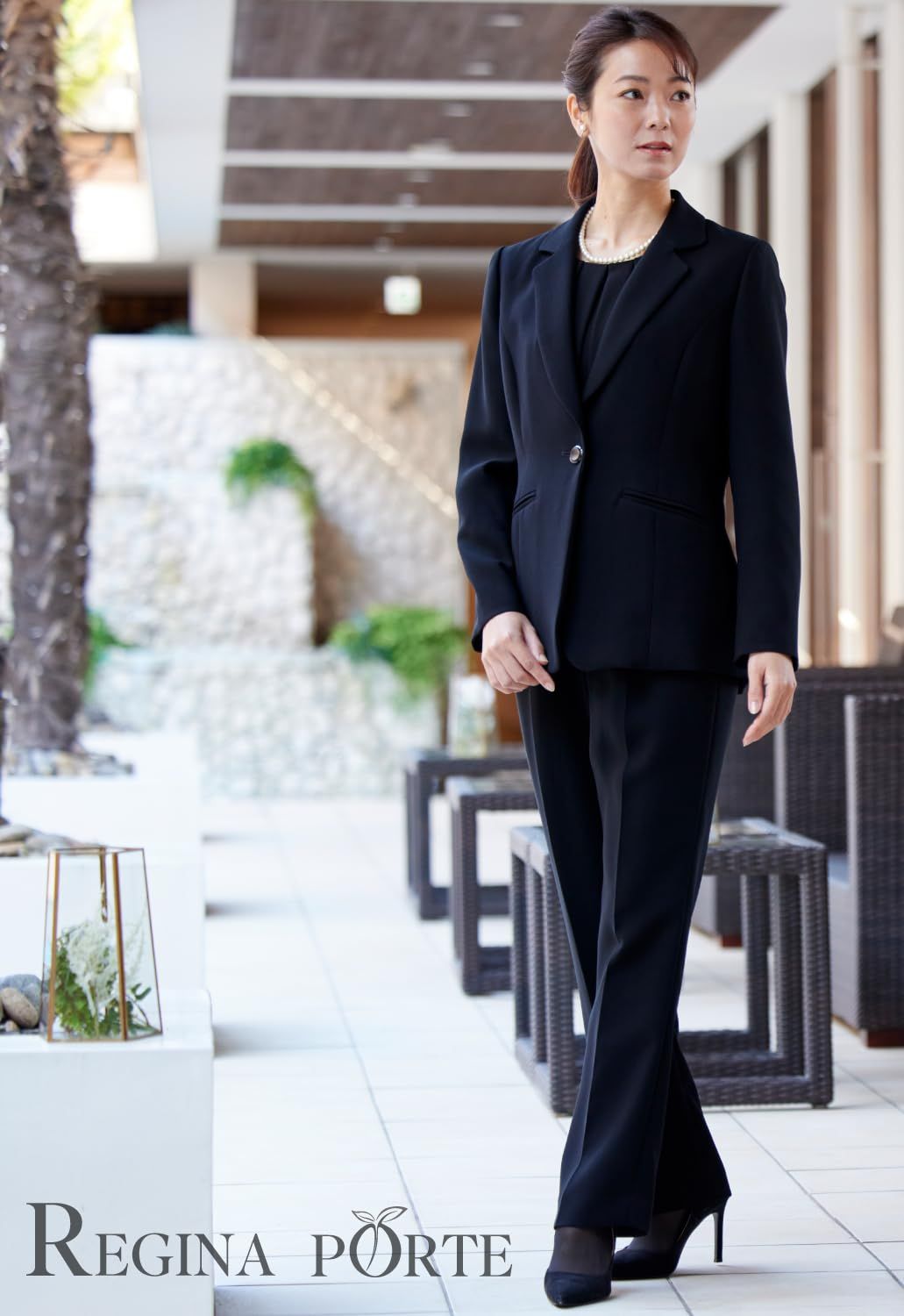 レジーナポルテ 喪服 礼服 ブラックフォーマル レディース パンツスーツ ゆったり 体型カバー 洗える ブラウス