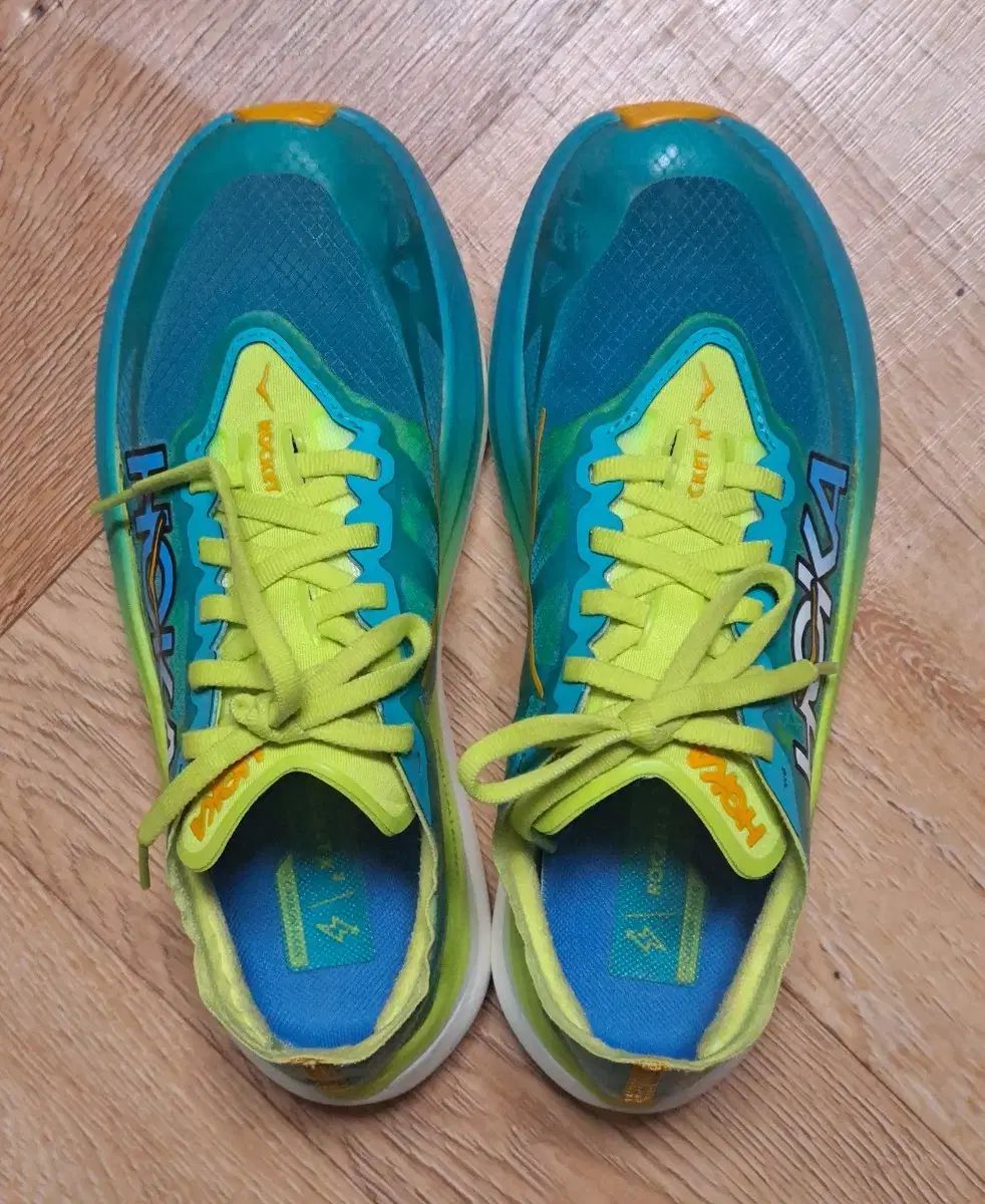 HOKA ONE ONE ホカオネオネ ランニングシューズ 235