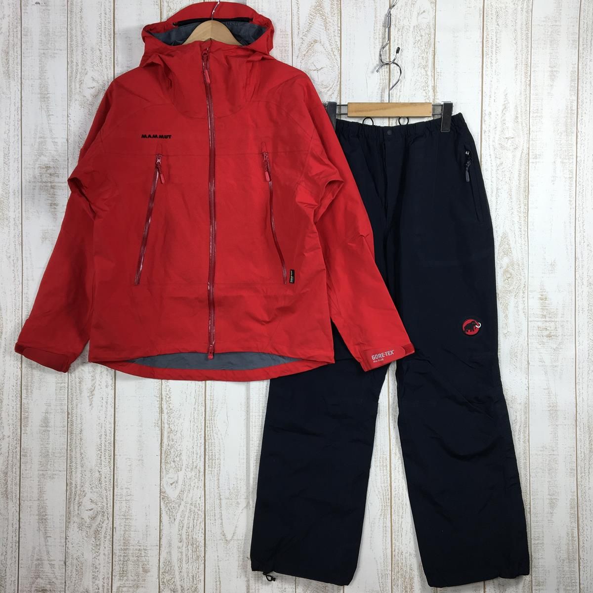 MENs S マムート ゴアテックス プロシェル サンダーストーム レインスーツ GORE-TEX Pro-Shell THUNDERSTORM  Rain-Suits レインシェル ジャケット パンツ セットアップ MAMMUT 1010-12720 レッド系 - メルカリ