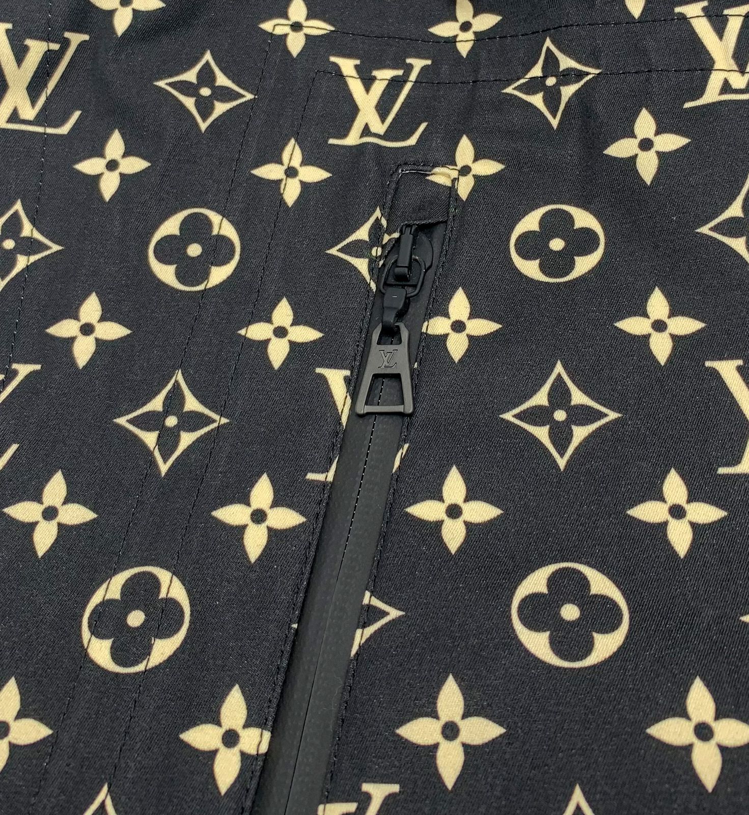 LOUIS VUITTON ルイヴィトン FNOW04 モノグラム柄 ノワール
