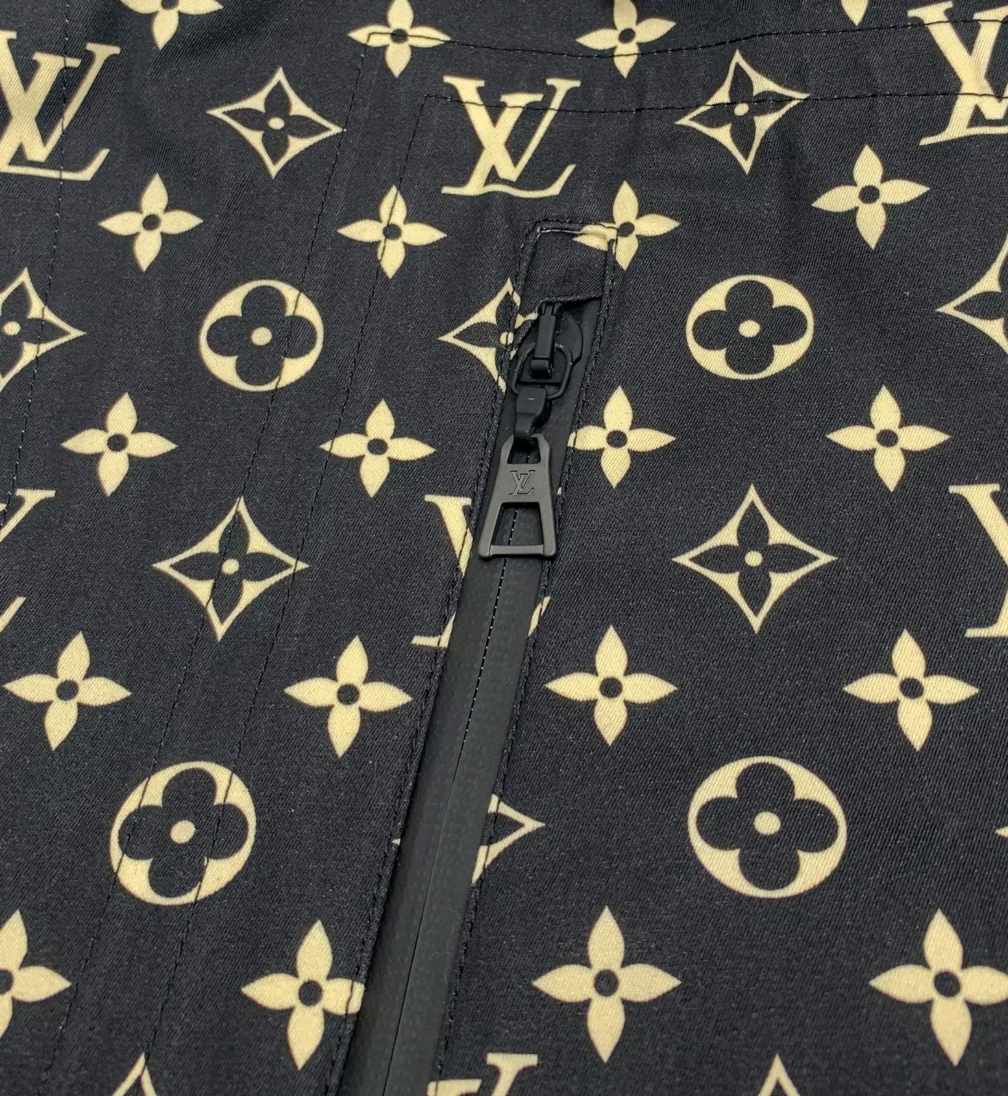 LOUIS VUITTON ルイヴィトン FNOW04 モノグラム柄 ノワール ジャケット