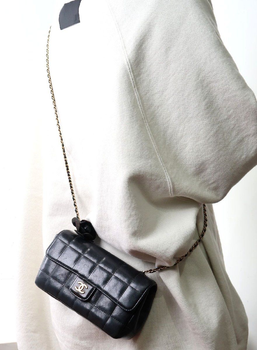 CHANEL(シャネル) カメリア チョコバー ショルダーバッグ マトラッセ
