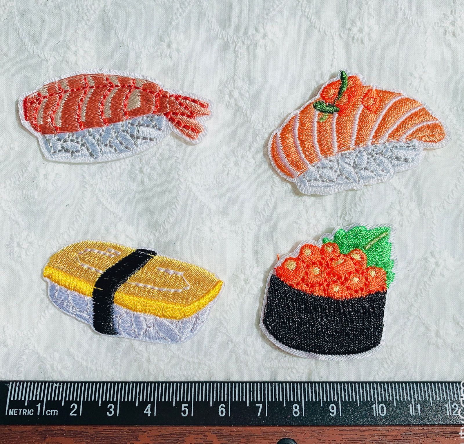 お寿司アイロンワッペン 4枚セット ワッペン 刺繍ワッペン - メルカリ