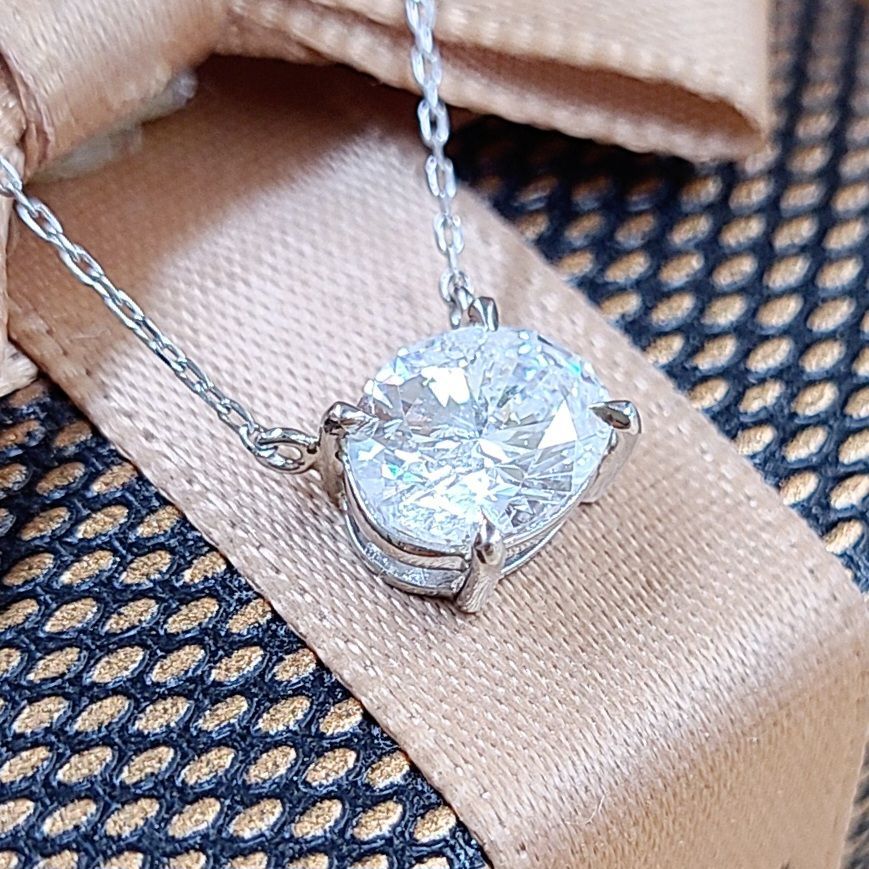 無色！1ct オーバルカット ダイヤモンド F SI プラチナ ネックレス  