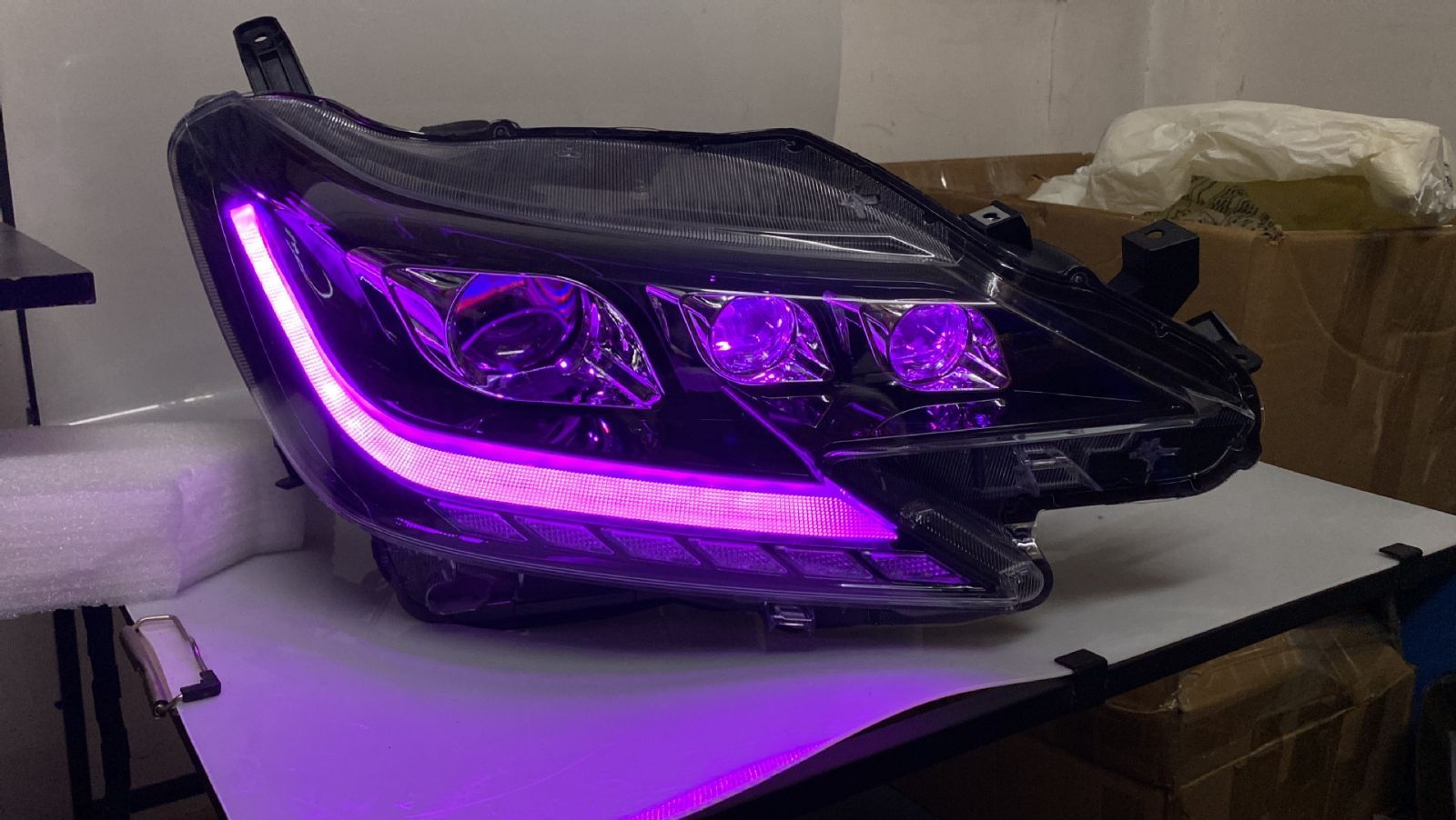 送料無料】10～17年式トヨタ マークX対応 日規三眼RGB仕様 ヘッド