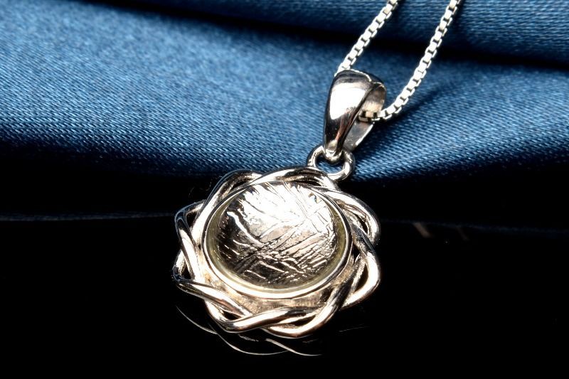 シルバー925 ギベオン(メテオライト隕石) 8mm フラワー