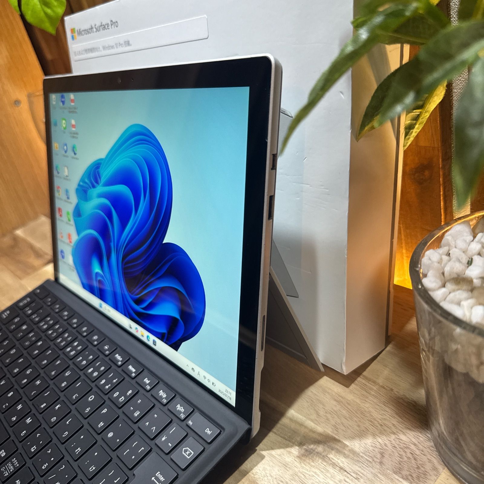 準美品2in1モデル‼️Surface Pro6☘プラチナ☘8GB☘ノートパソコン 公式ショップ限定価格❣️/ 極美品《2in1モデル》タッチパネル式