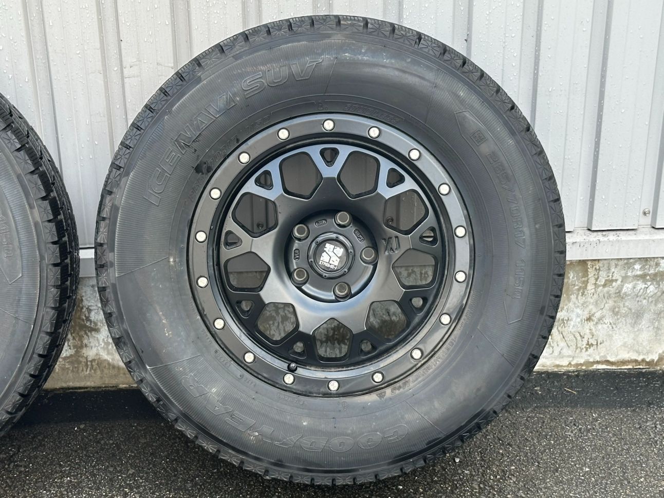 エクストリームj 16インチ 235 70 16 タイヤホイール4本セット MLJ