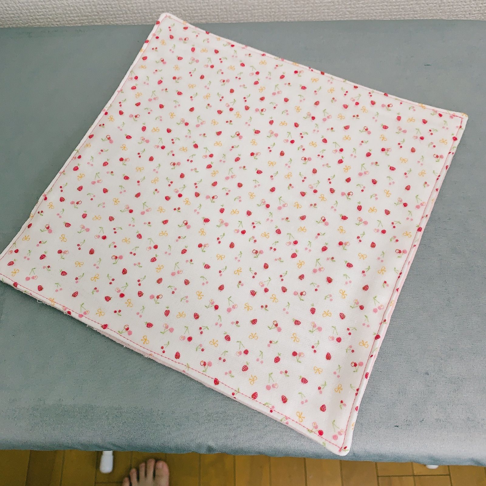 メルカリ便♡花柄刺繍　ハンカチ 花柄刺繍 ハンカチ 2枚セット - メルカリ