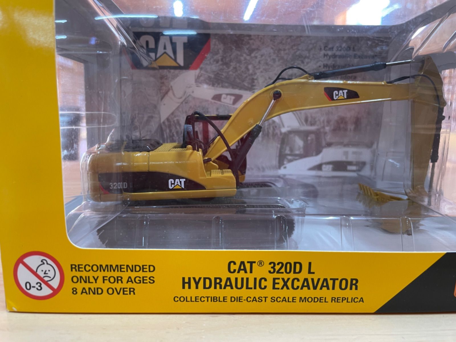 ノースコット　1／50スケールCAT 320D L油圧ショベル　ダイキャスト 41LJeAZq6nL._UF350,350_QL80_.jpg