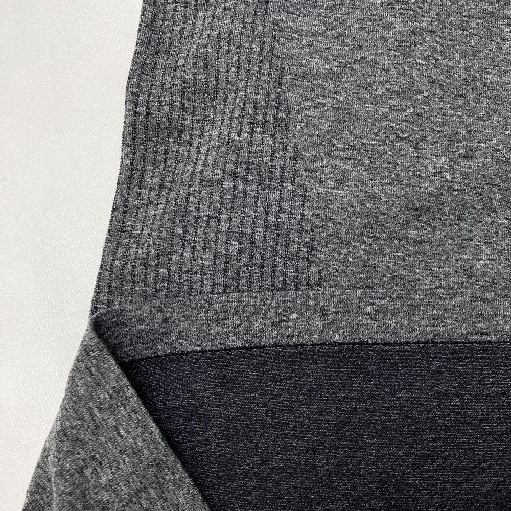 長袖Tシャツ グレー系