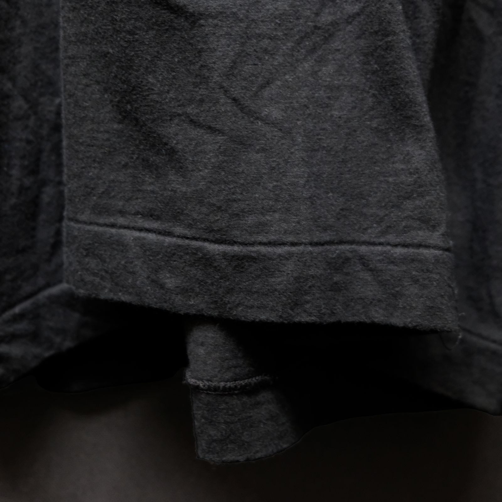 イッセイミヤケ 半袖カットソー Tシャツ グラデーションデザイン 2 黒 イッセイミヤケ 半袖カットソー Tシャツ グラデーションデザイン